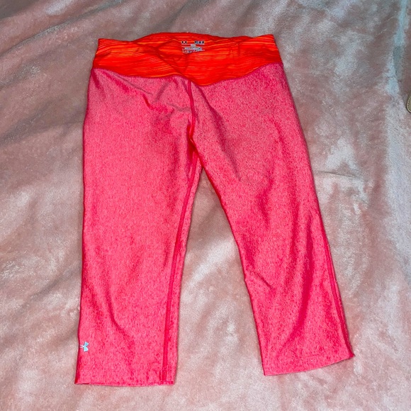 HEAT GEAR NEON UNDER ARMOUR WORK OUT GYM CAPRI LEGGINGS - Picture 1 of 6